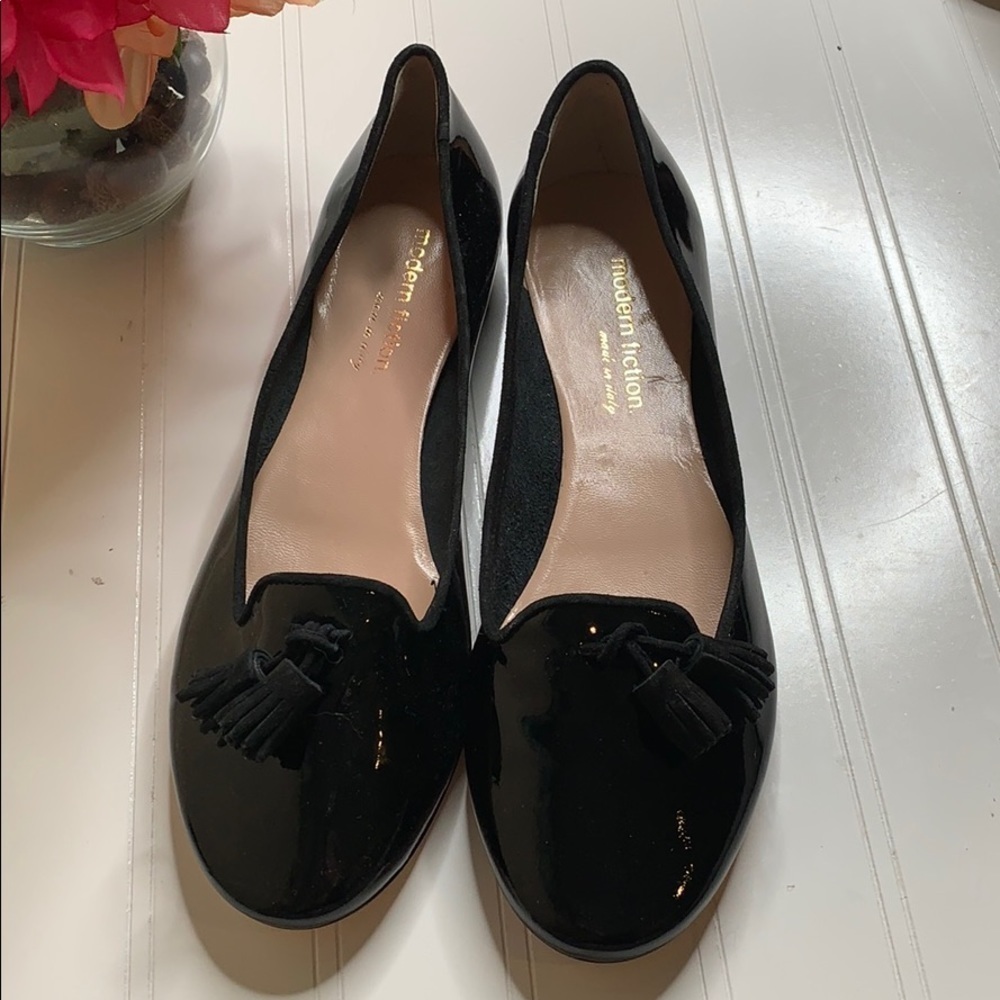 Modern Fiction Patent Leather Ballet Flats - Sz 40. BFL0558B